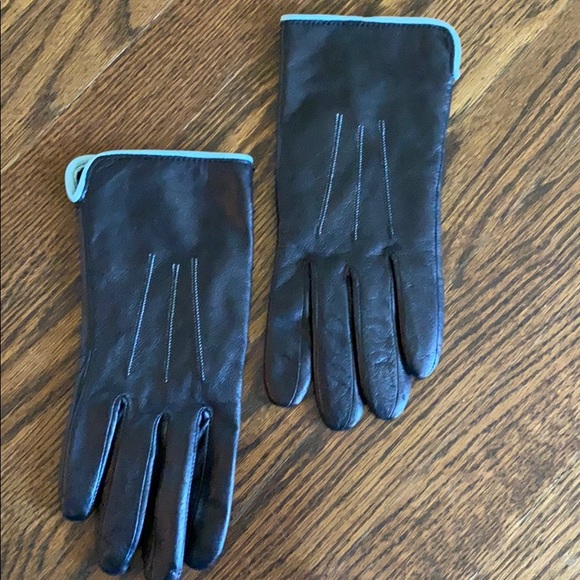 baby blue leather gloves
